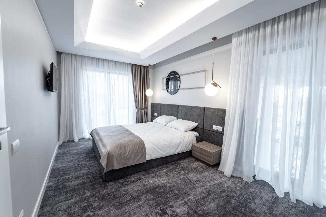 Caprice Complex Hotell Bacău Exteriör bild